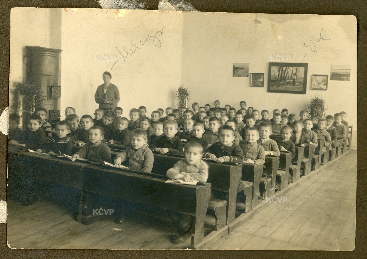 U učionici Dječačke škole