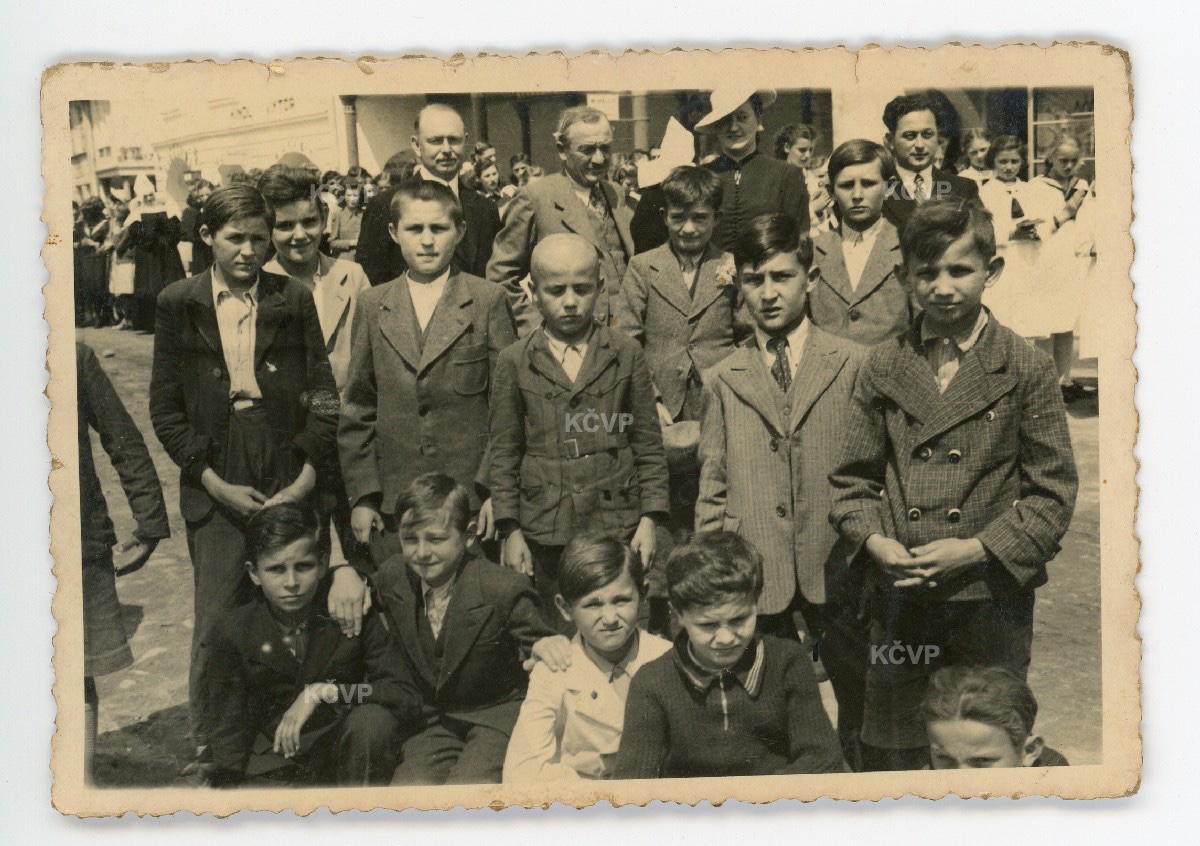 Učenici Dječačke škole na Tjelovskoj procesiji